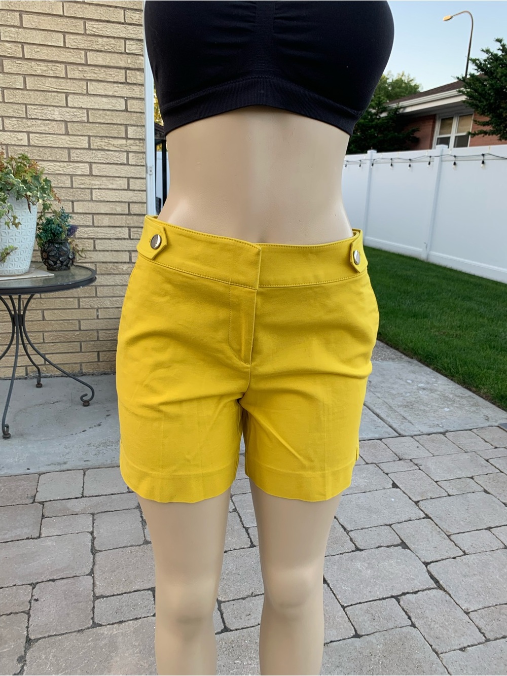 Loft Ann Taylor high waist mustard yellow short size 4